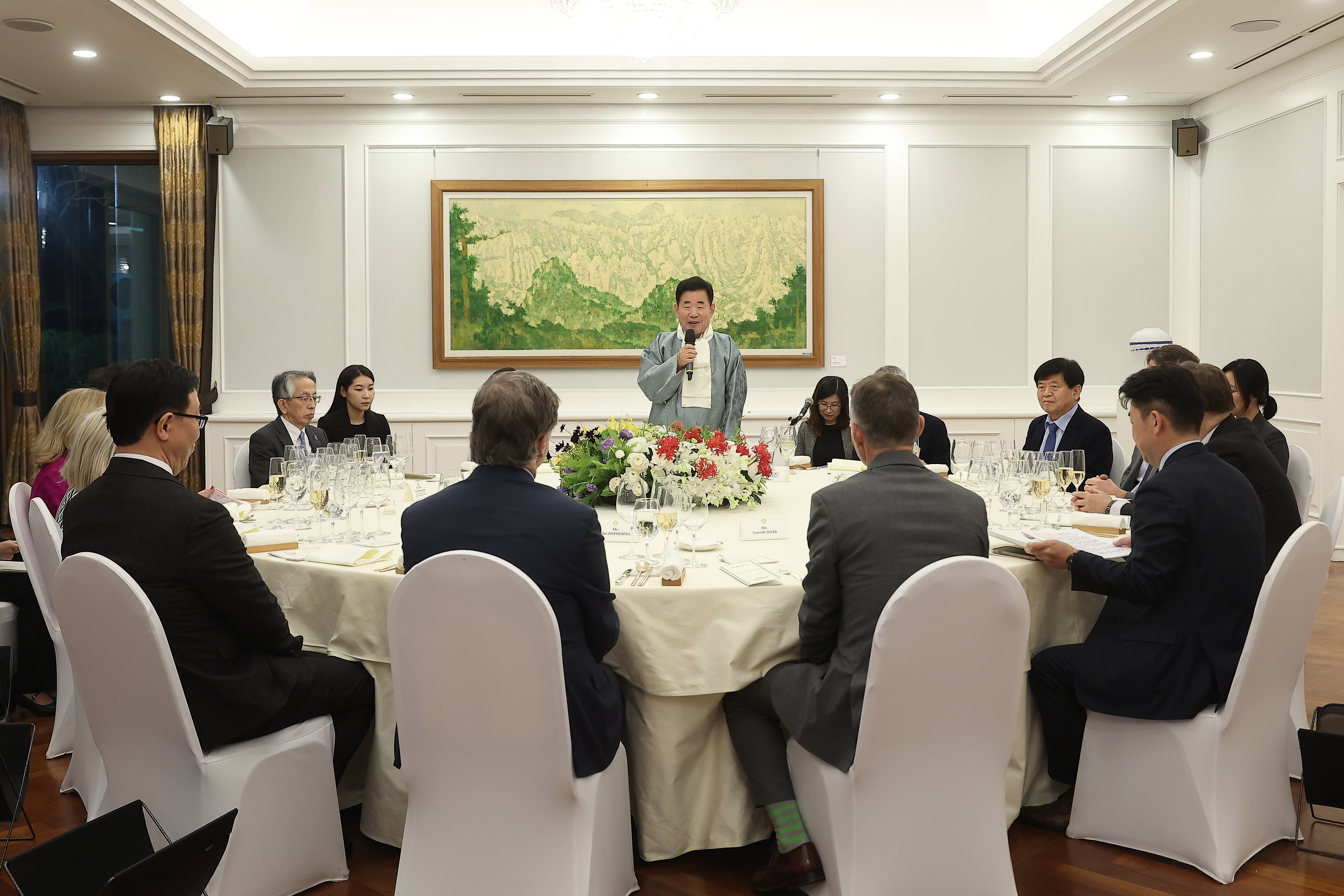 Speaker Kim hosts dinner with top G7 diplomats 관련사진 4 보기