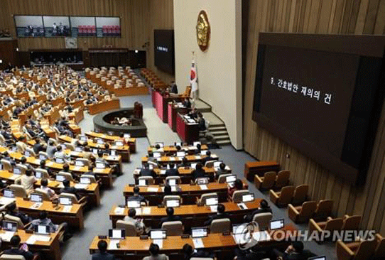 Nursing act scrapped in revote after Yoon&#39;s veto 관련사진 1 보기