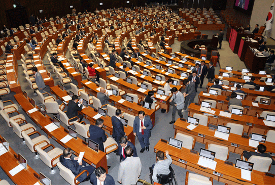 National Assembly passes bill requiring hospitals to report births of newborns 관련사진 1 보기