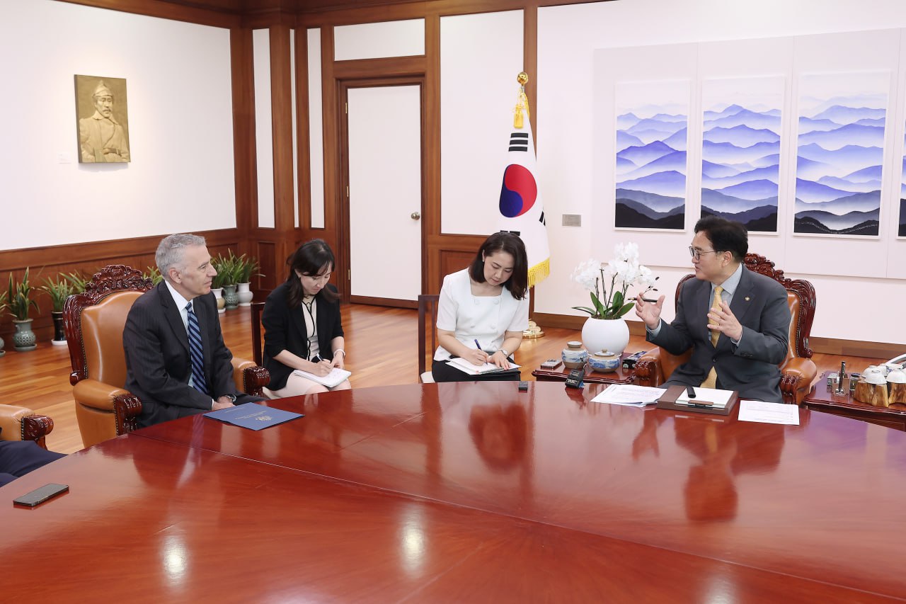 Speaker Woo Won-shik meets with U.S. Ambassador to ROK 관련사진 4 보기