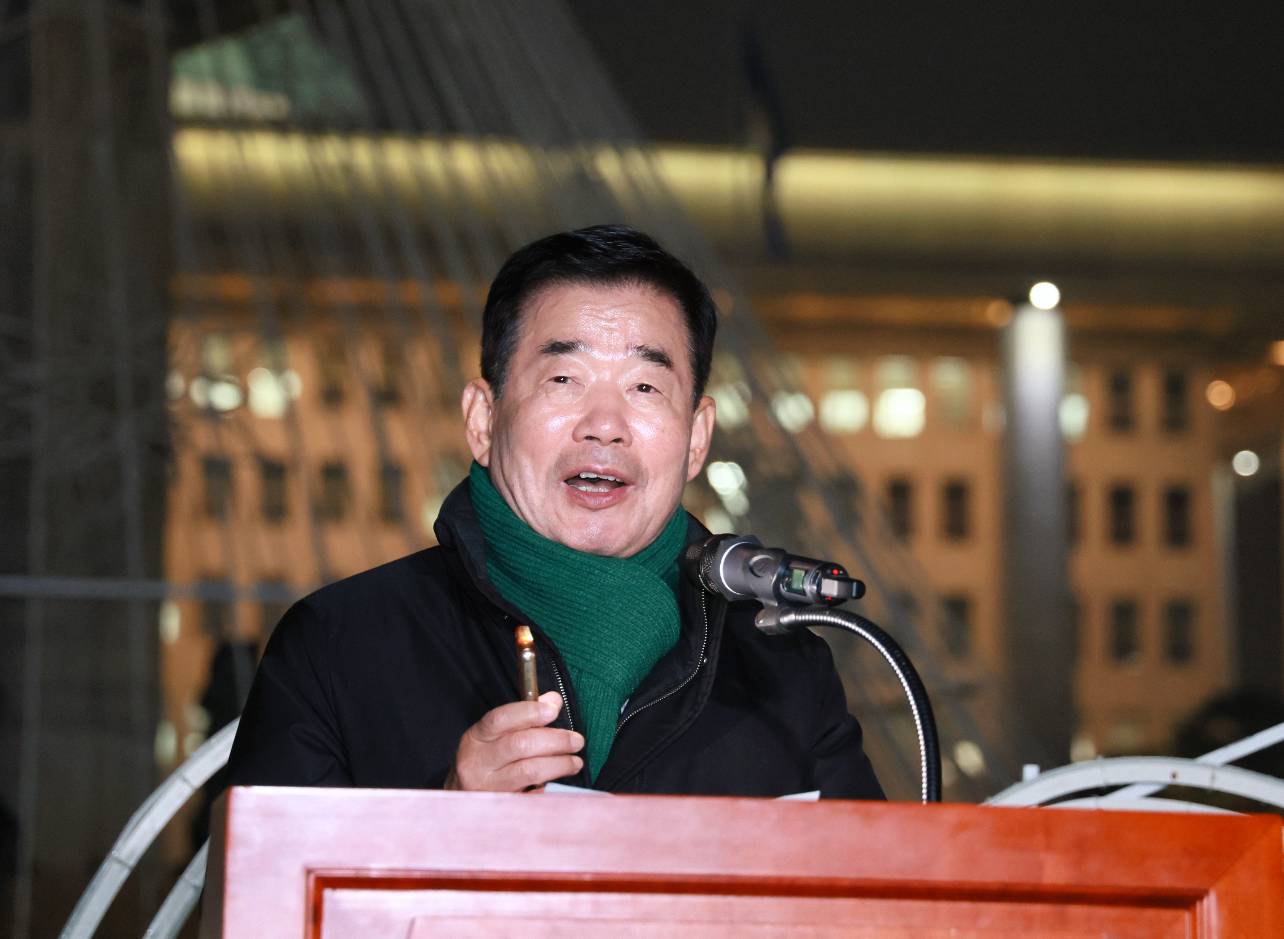Speaker Kim Jin-pyo attends 2023 National Assembly  Christmas Tree Lighting Ceremony 관련사진 3 보기