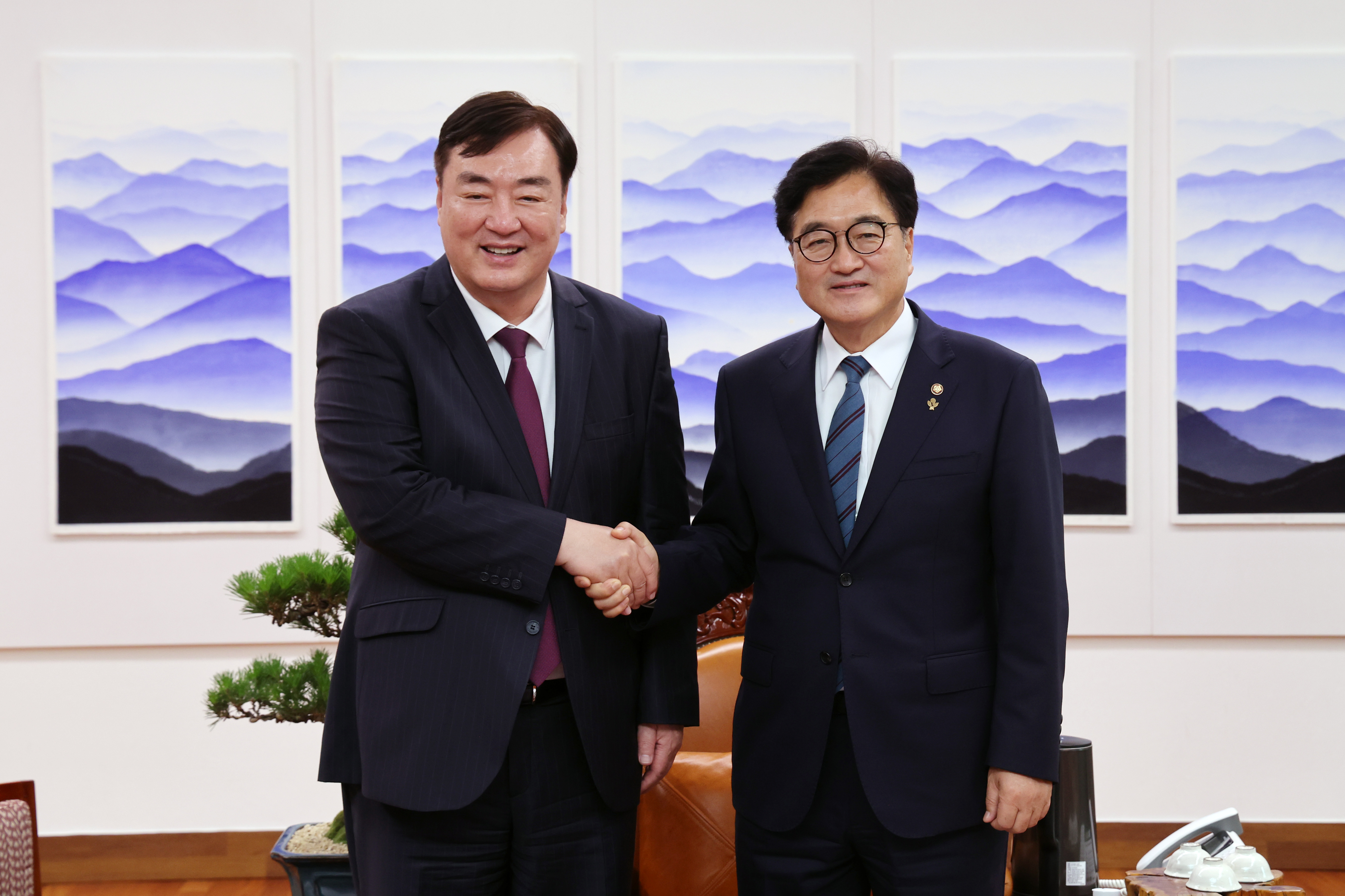 Speaker Woo Won-shik meets with Chinese Ambassador to Korea 관련사진 1 보기