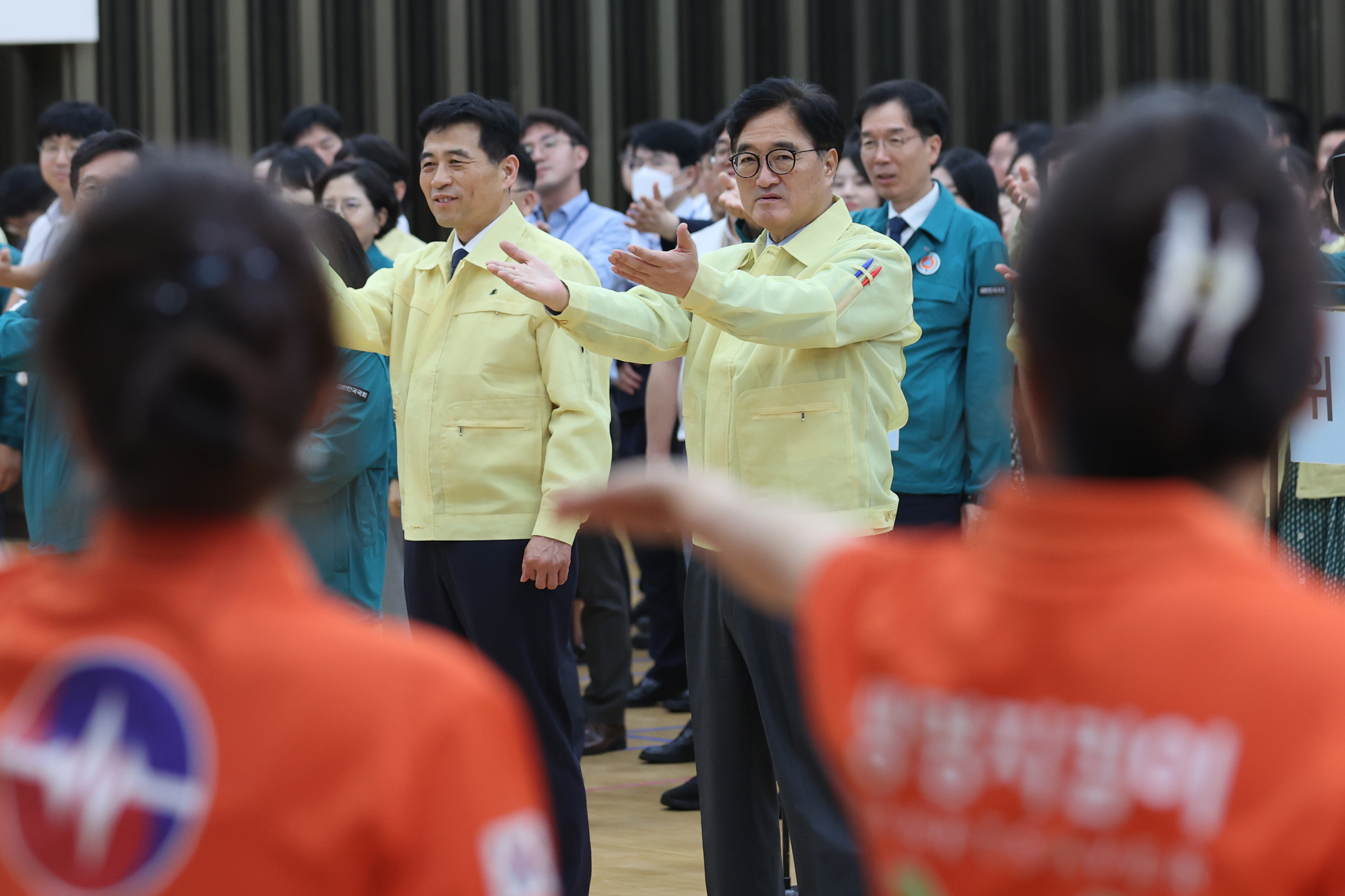  Speaker Woo Won-shik participates in civil defense drill 관련사진 4 보기