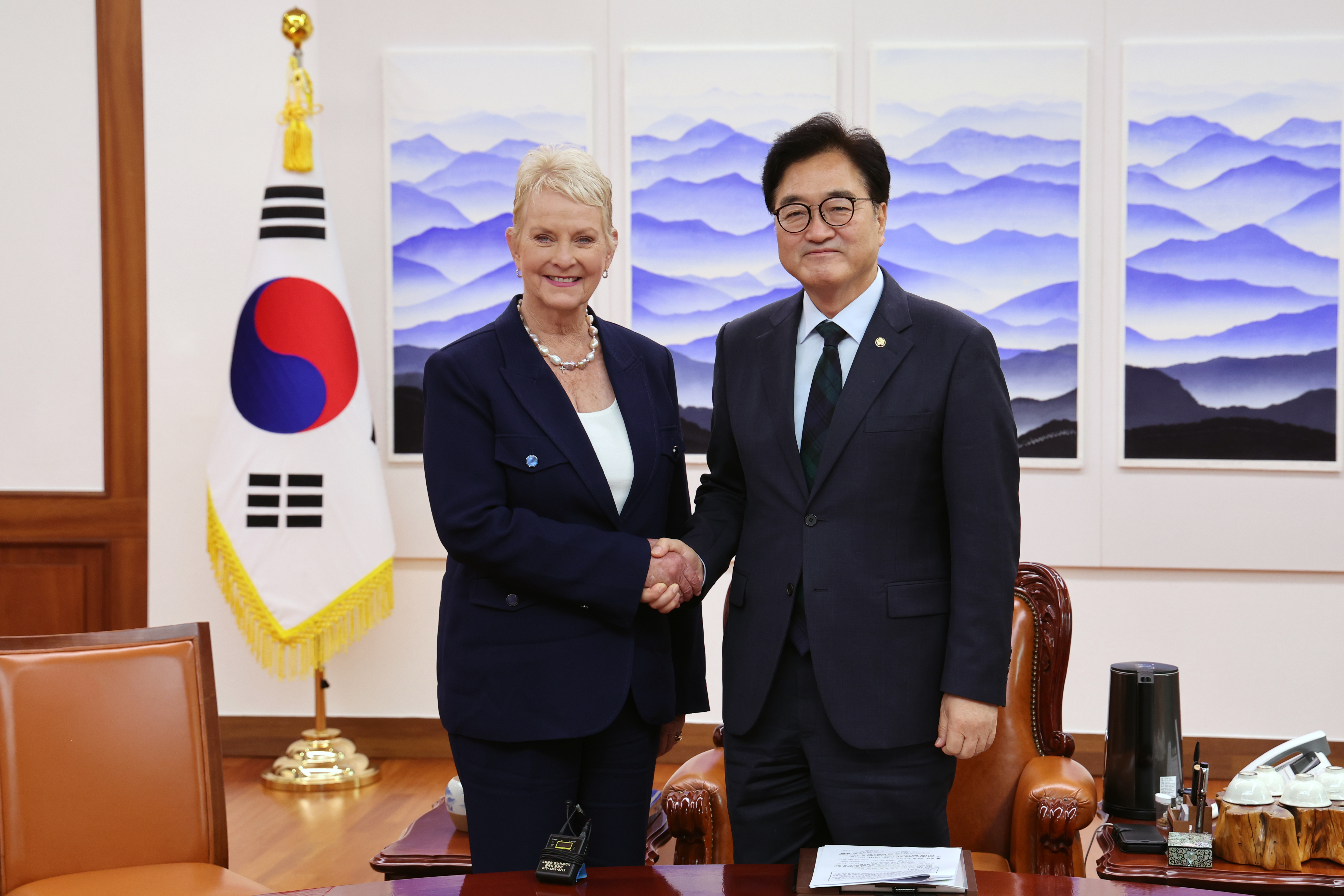 Speaker meets with Executive Director of the World Food Programme (WFP) 관련사진 1 보기