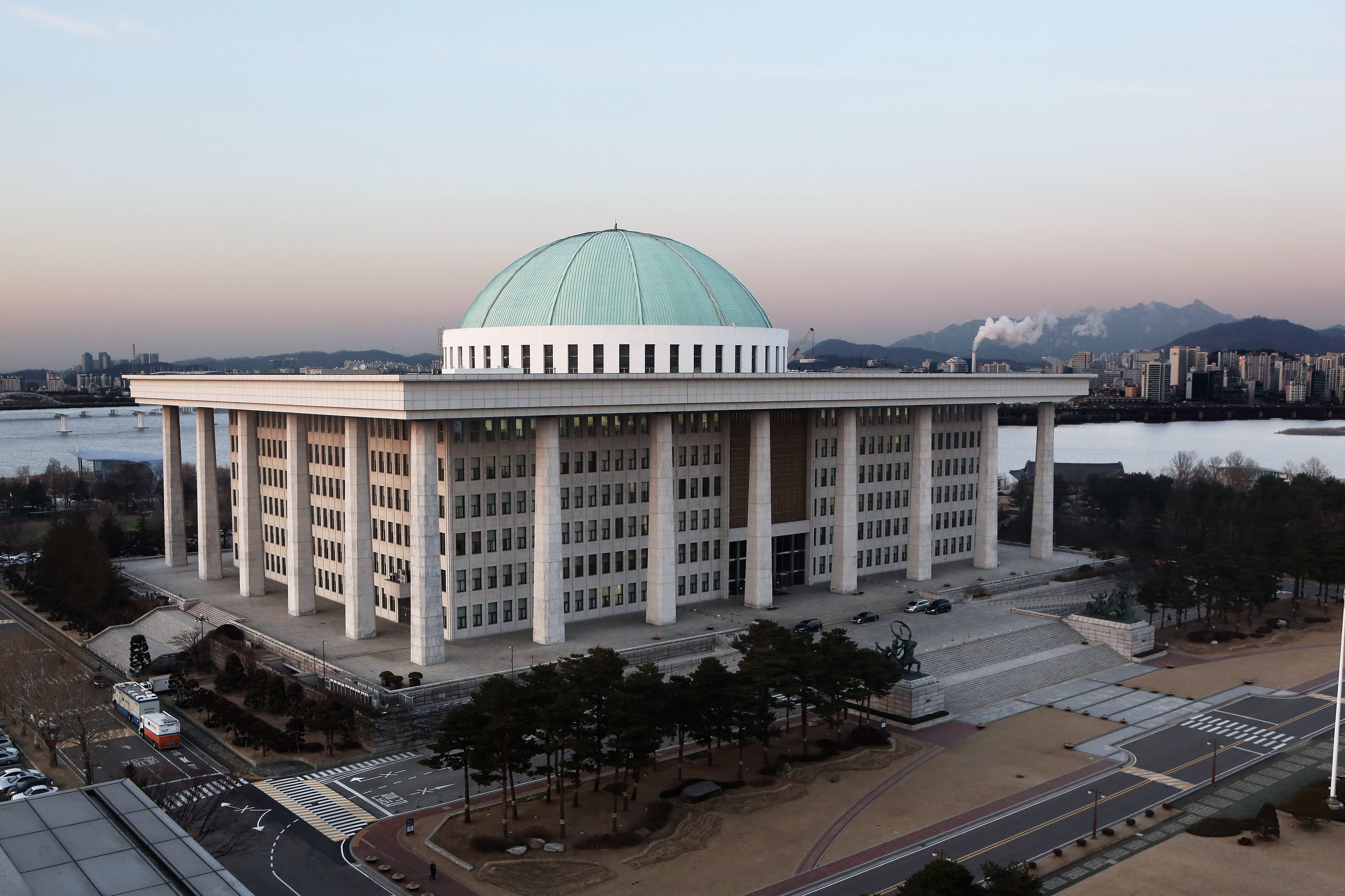 View of the National Assembly Building 관련사진 3 보기