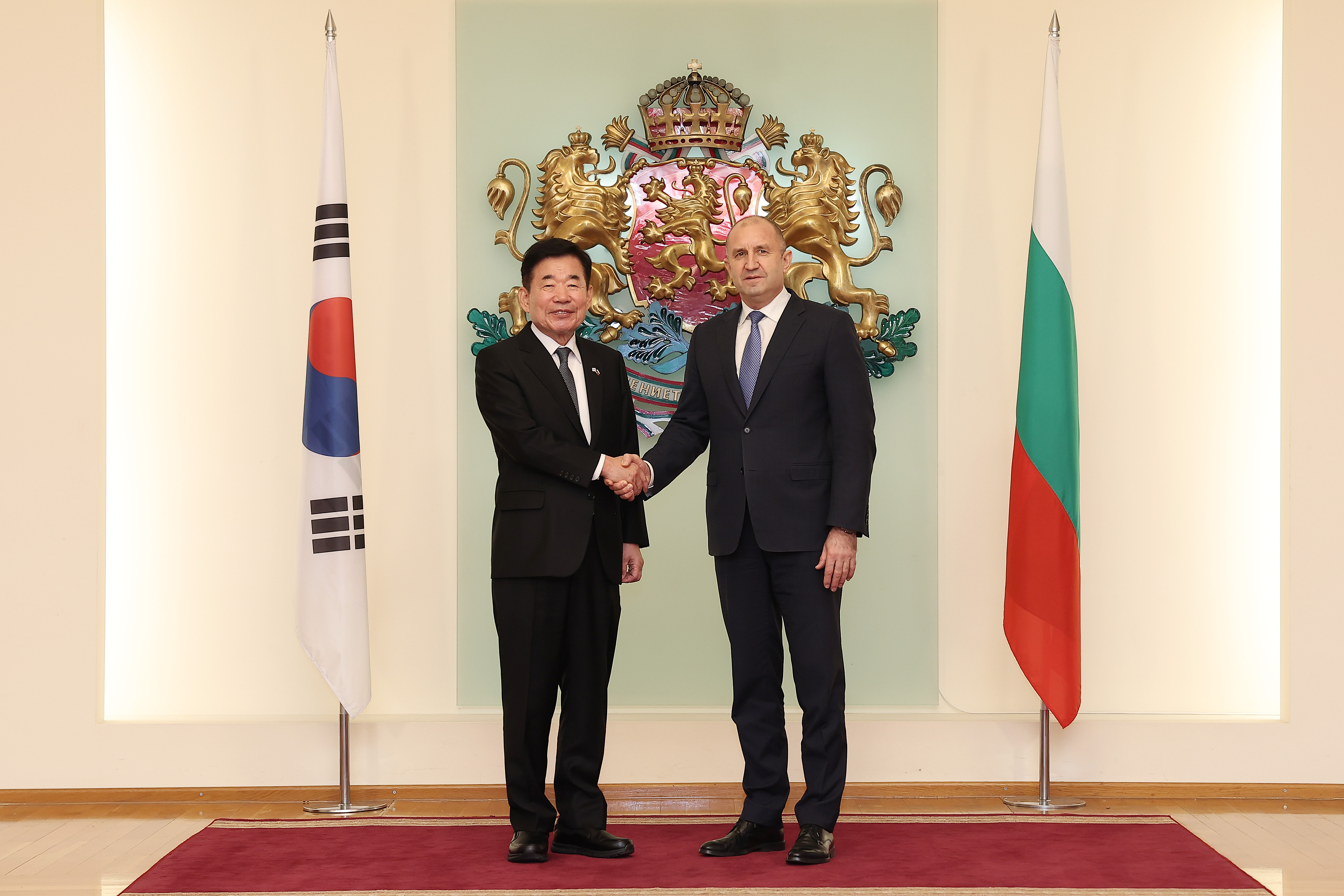 Speaker meets with Bulgarian President, and Speaker of National Assembly (1) 관련사진 2 보기