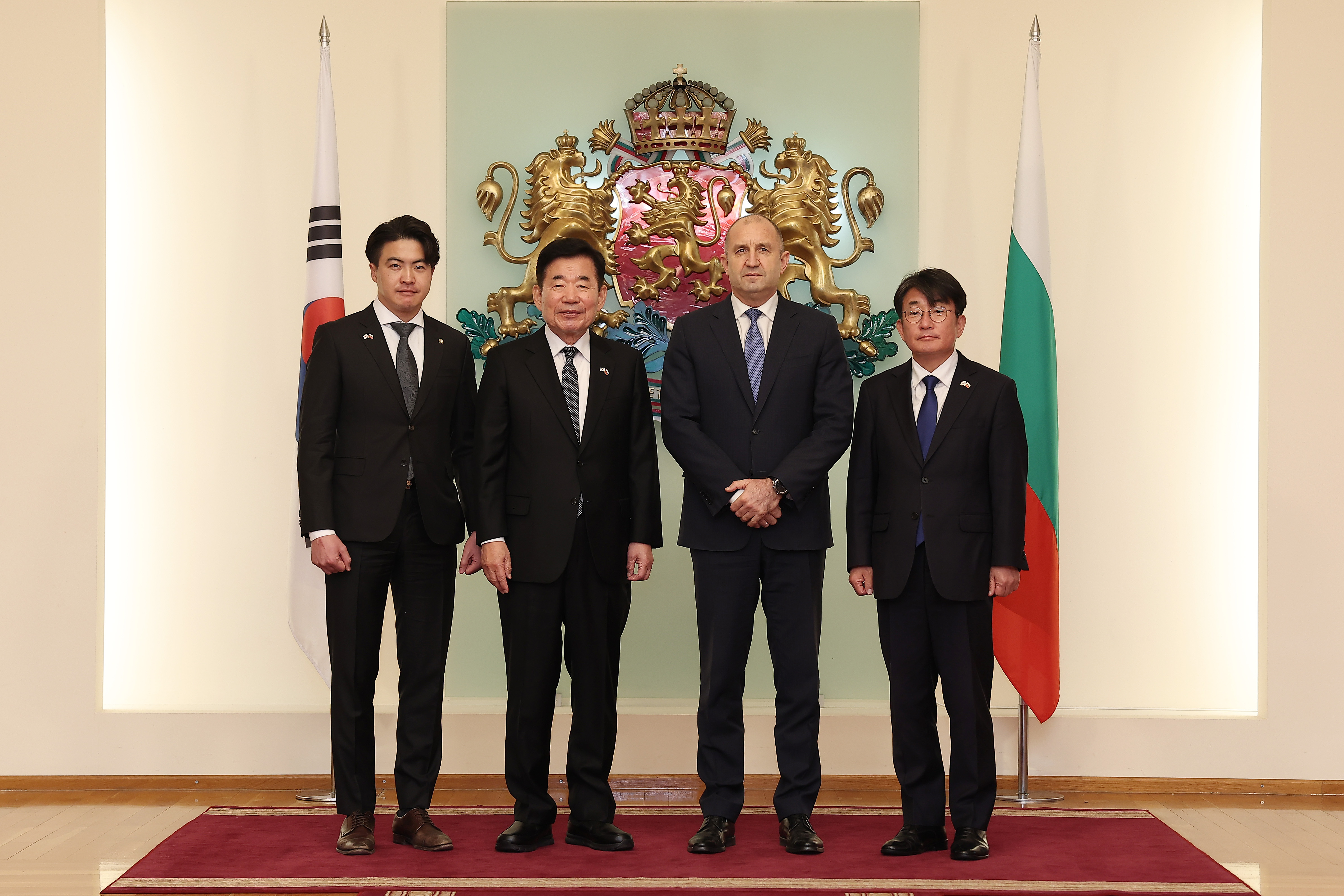 Speaker meets with Bulgarian President, and Speaker of National Assembly (1) 관련사진 3 보기