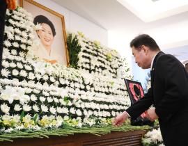 Speaker pays final respects to former First Lady Son Myung-soon