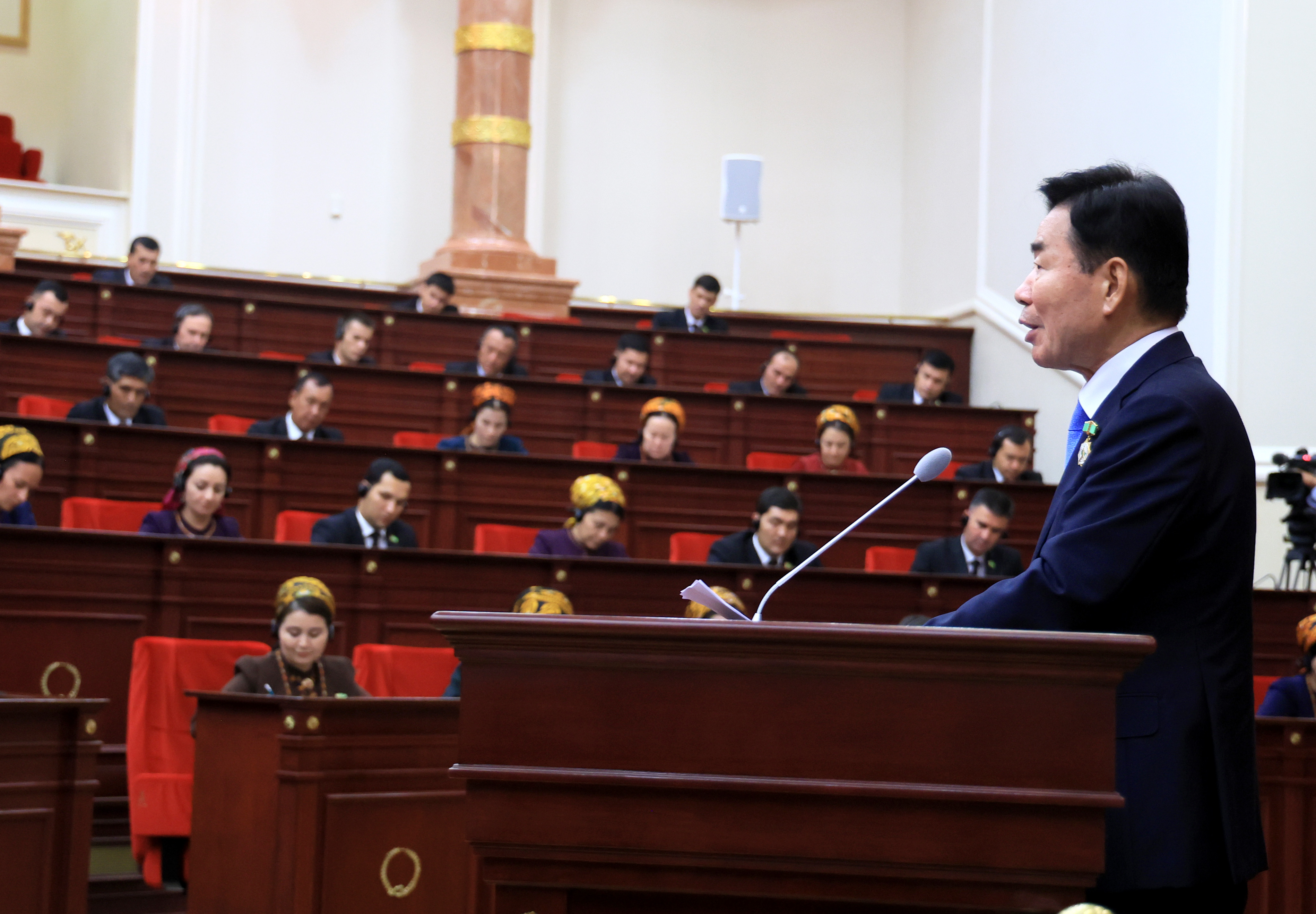 Speaker discusses practical cooperation and Busan&rsquo;s Expo bid in Turkmenistan and the Philippines 관련사진 3 보기