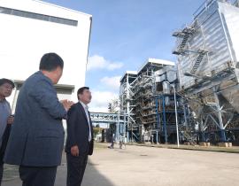 Speaker tours Nabou biomass power plant