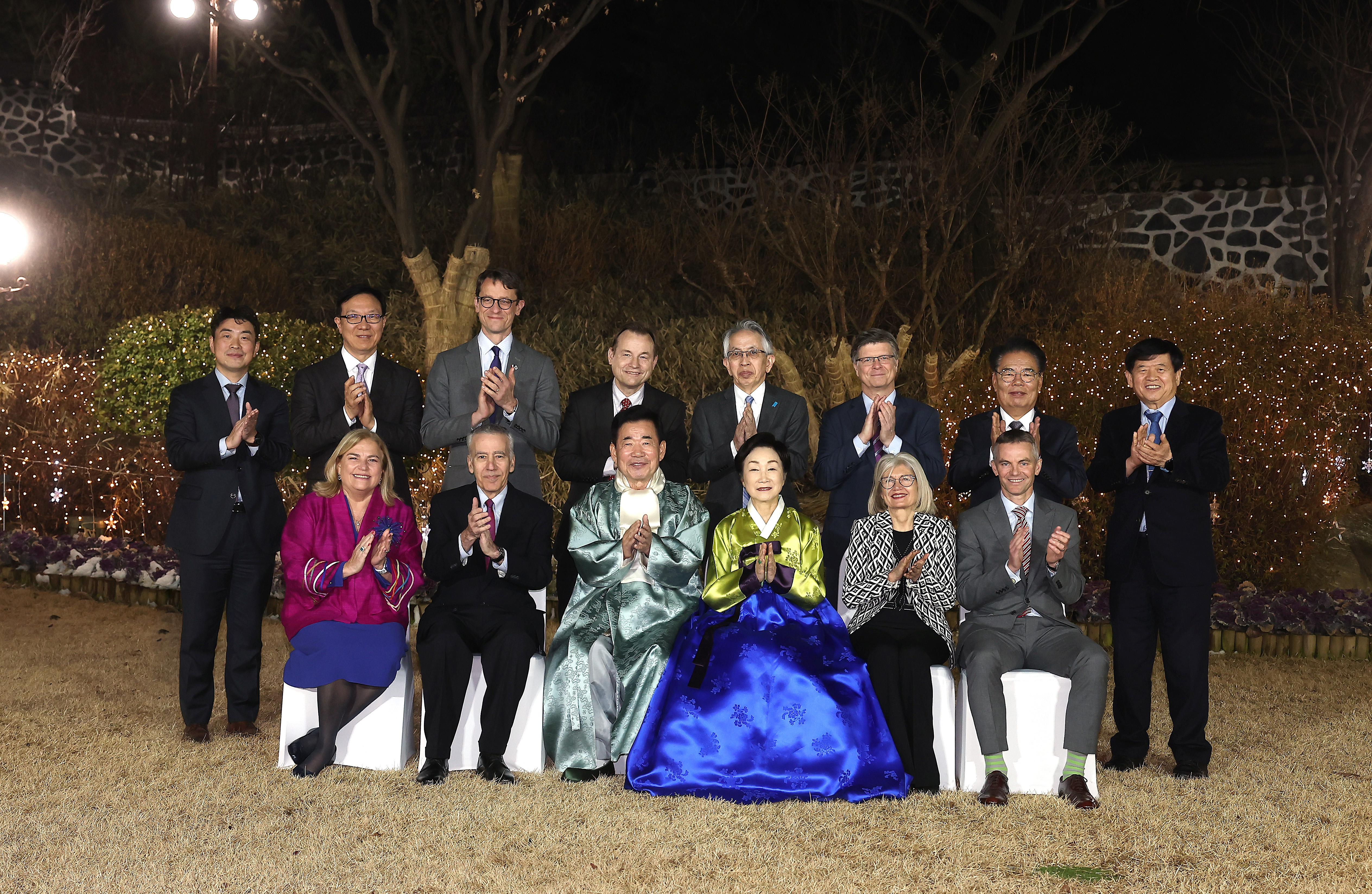 Speaker Kim hosts dinner with top G7 diplomats 관련사진 2 보기