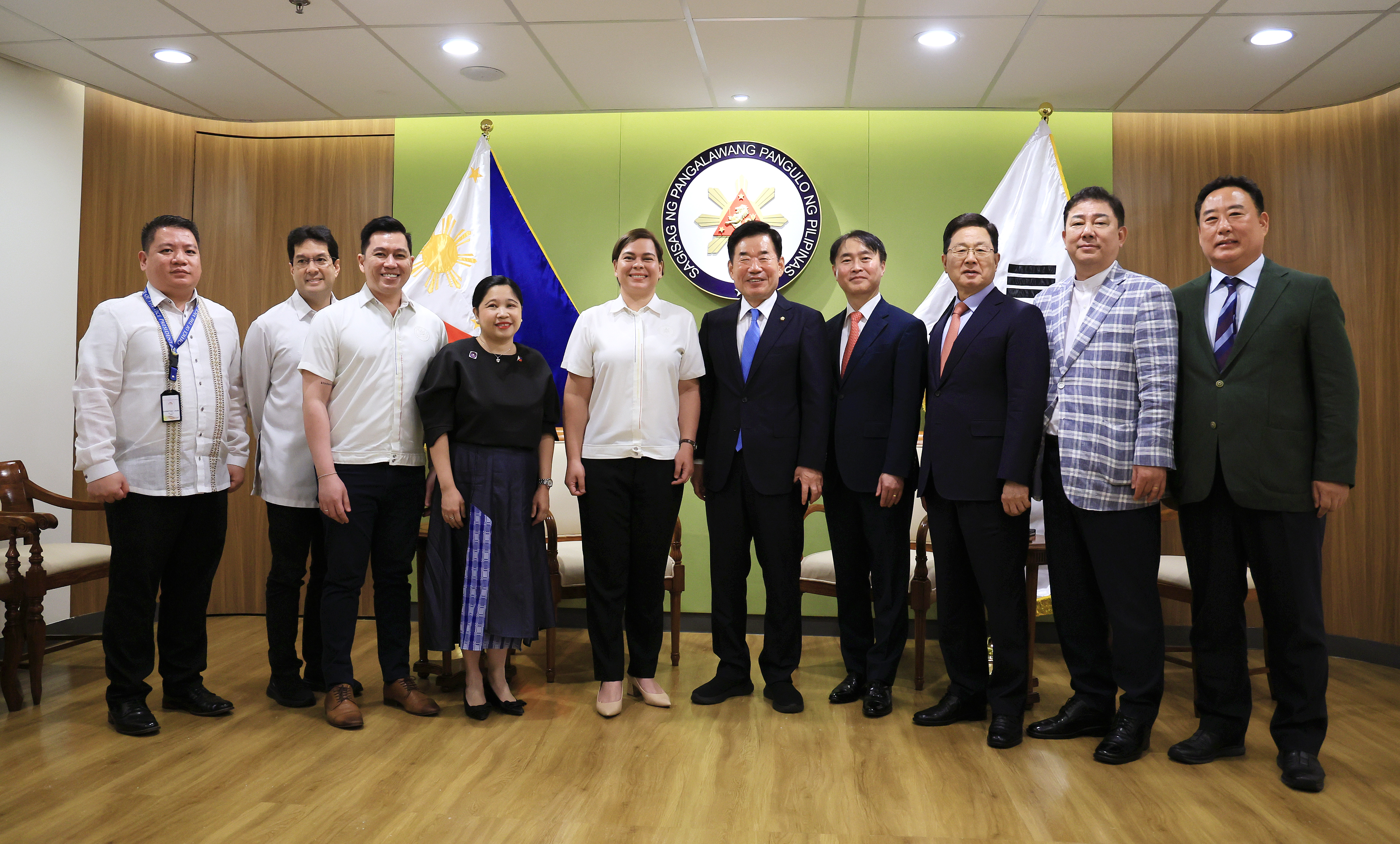 Speaker Kim Jin-pyo meets with the Philippines&rsquo; Vice President and President of the Senate (1) 관련사진 3 보기