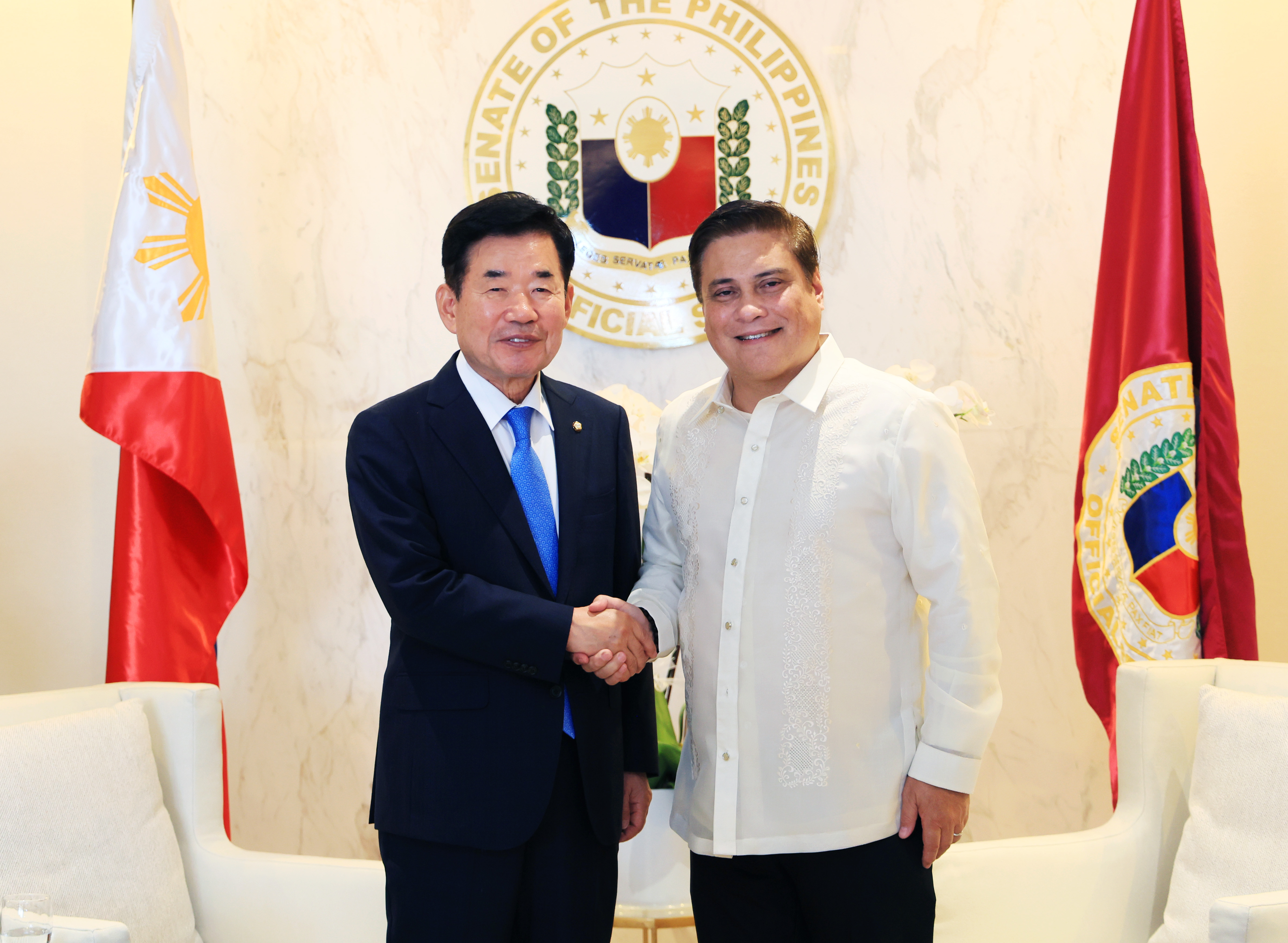 Speaker Kim Jin-pyo meets with the Philippines&rsquo; Vice President and President of the Senate (2) 관련사진 1 보기