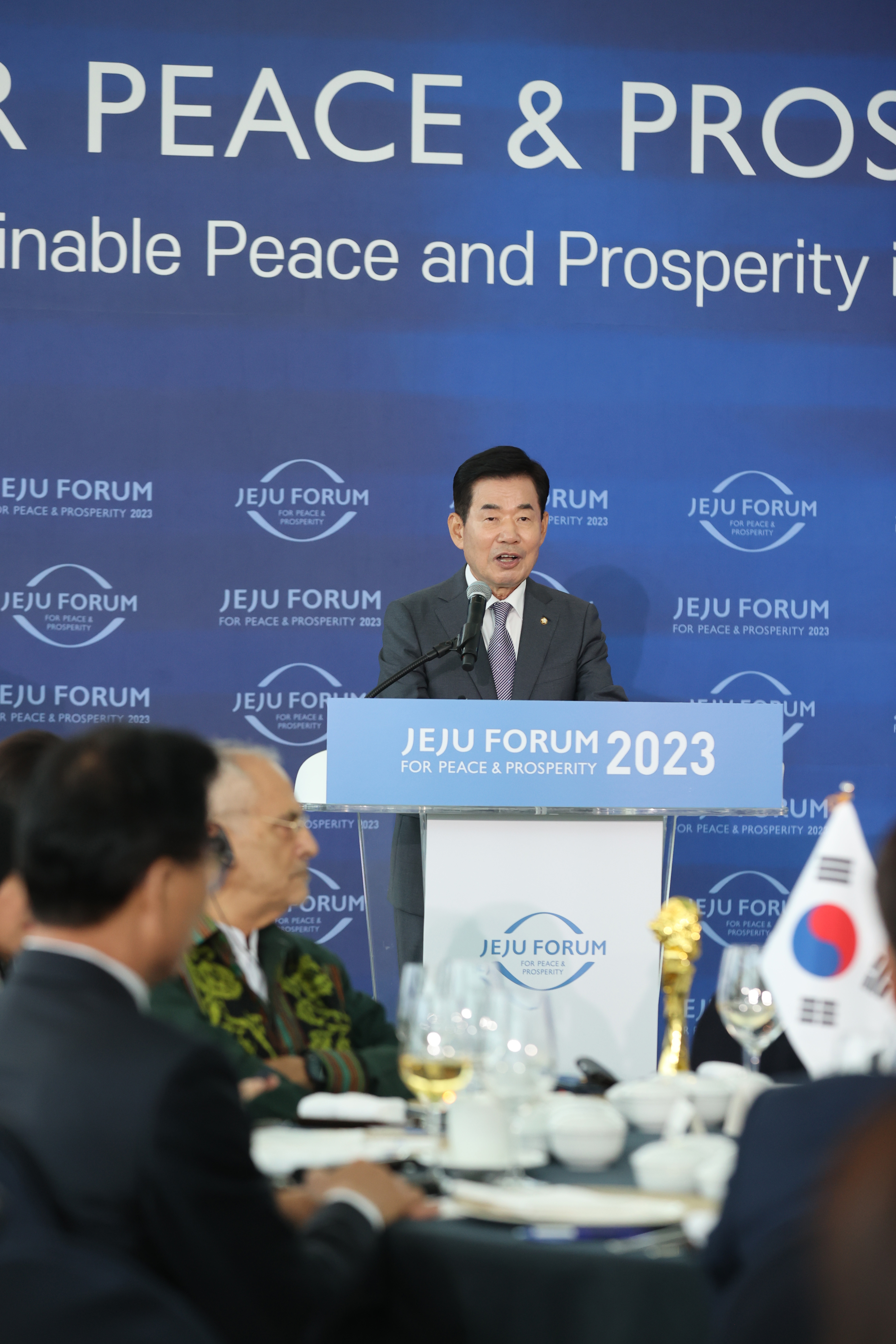 Speaker attends Jeju Forum 2023, presides over luncheon (1) 관련사진 3 보기