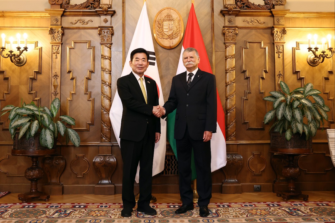 Speaker completes visit to Hungary and Czech Republic (1) 관련사진 1 보기