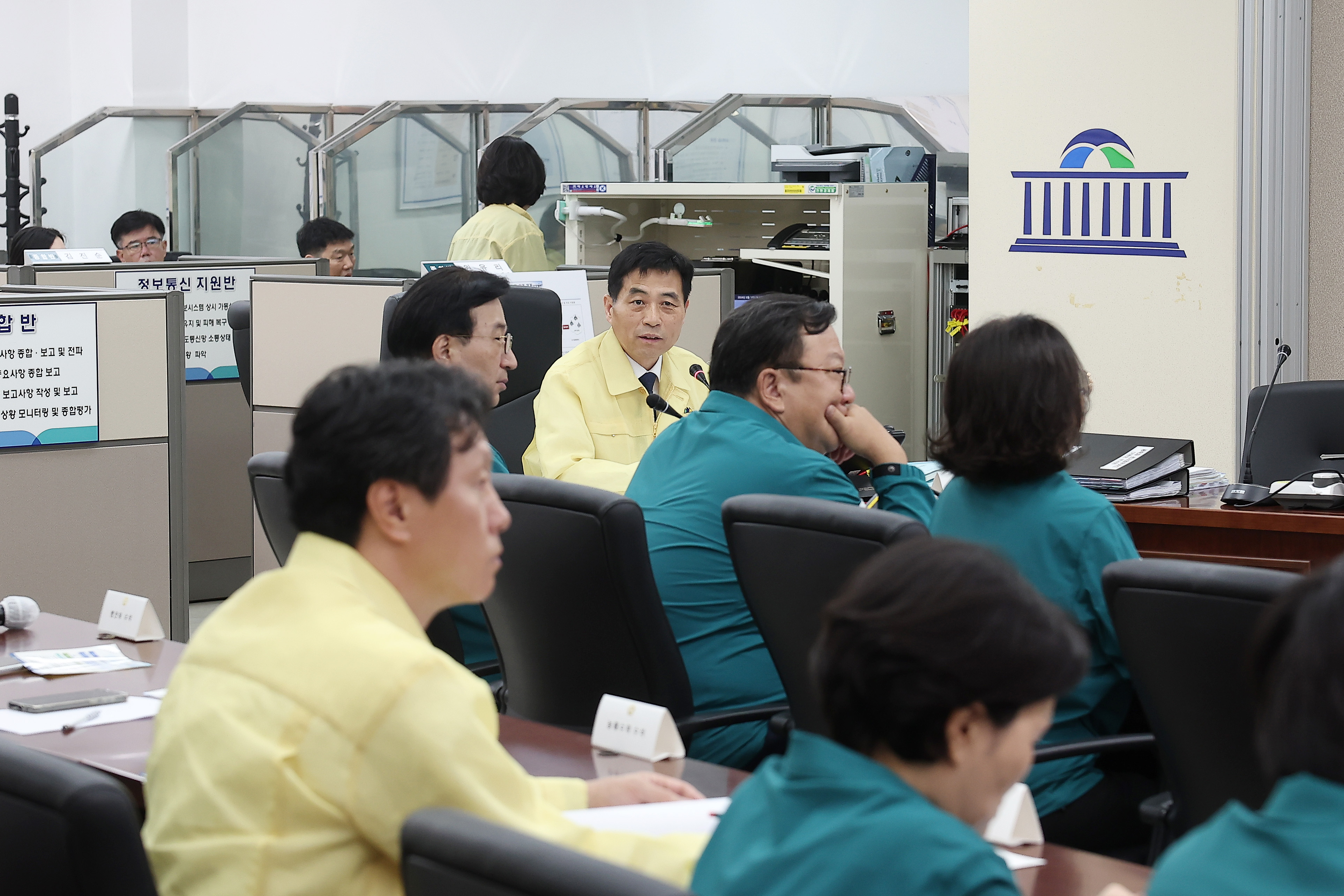 Secretary General Kim oversees a formal briefing on National Assembly&rsquo;s 2024 Ulchi civil defense exercise 관련사진 4 보기