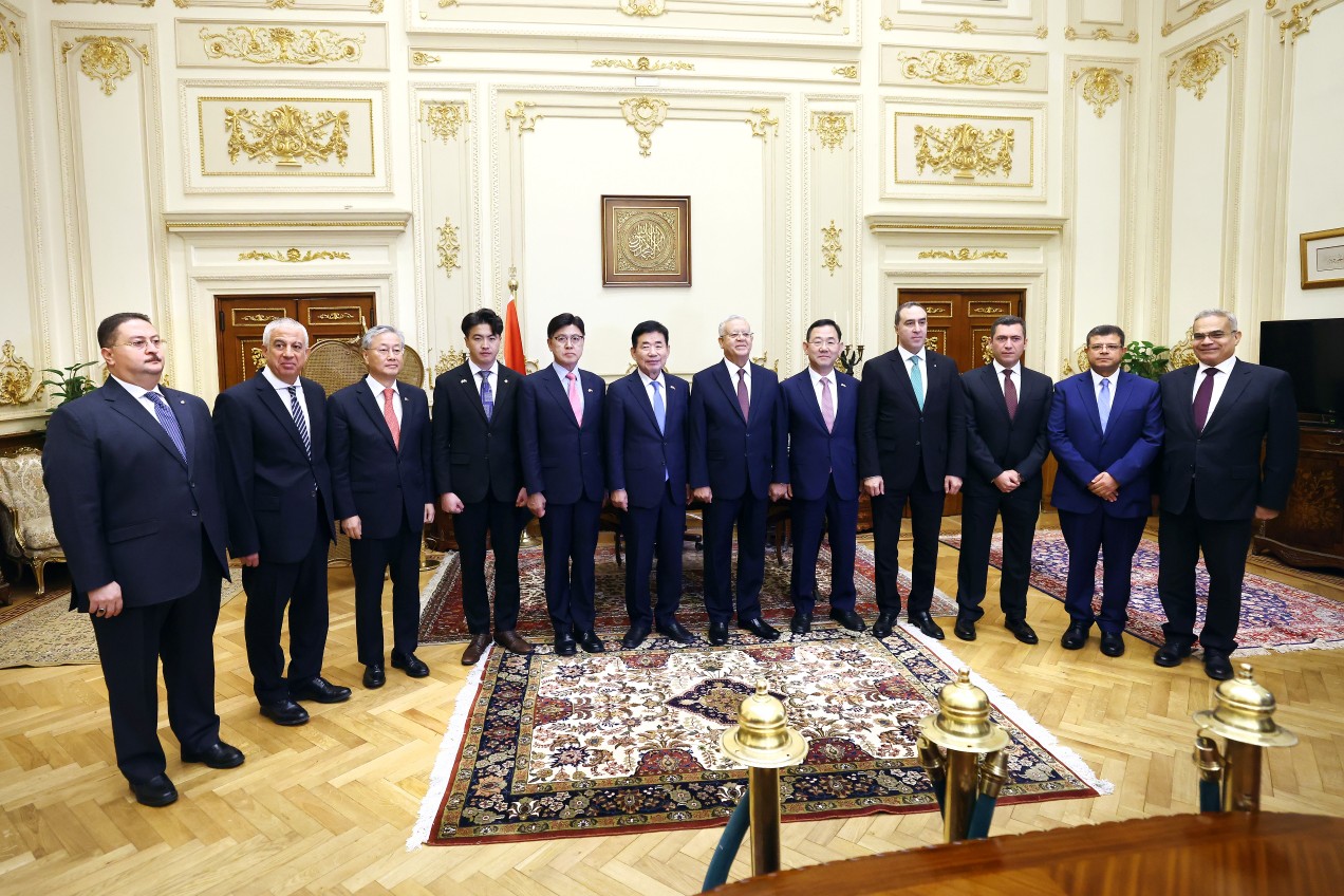 Speaker Kim Jin-pyo holds meetings with Egyptian President and Speakers of Parliament 관련사진 4 보기