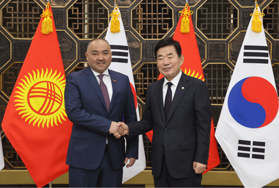 Speaker Kim meets with Kyrgyz Parliament Speaker 관련사진 1 보기