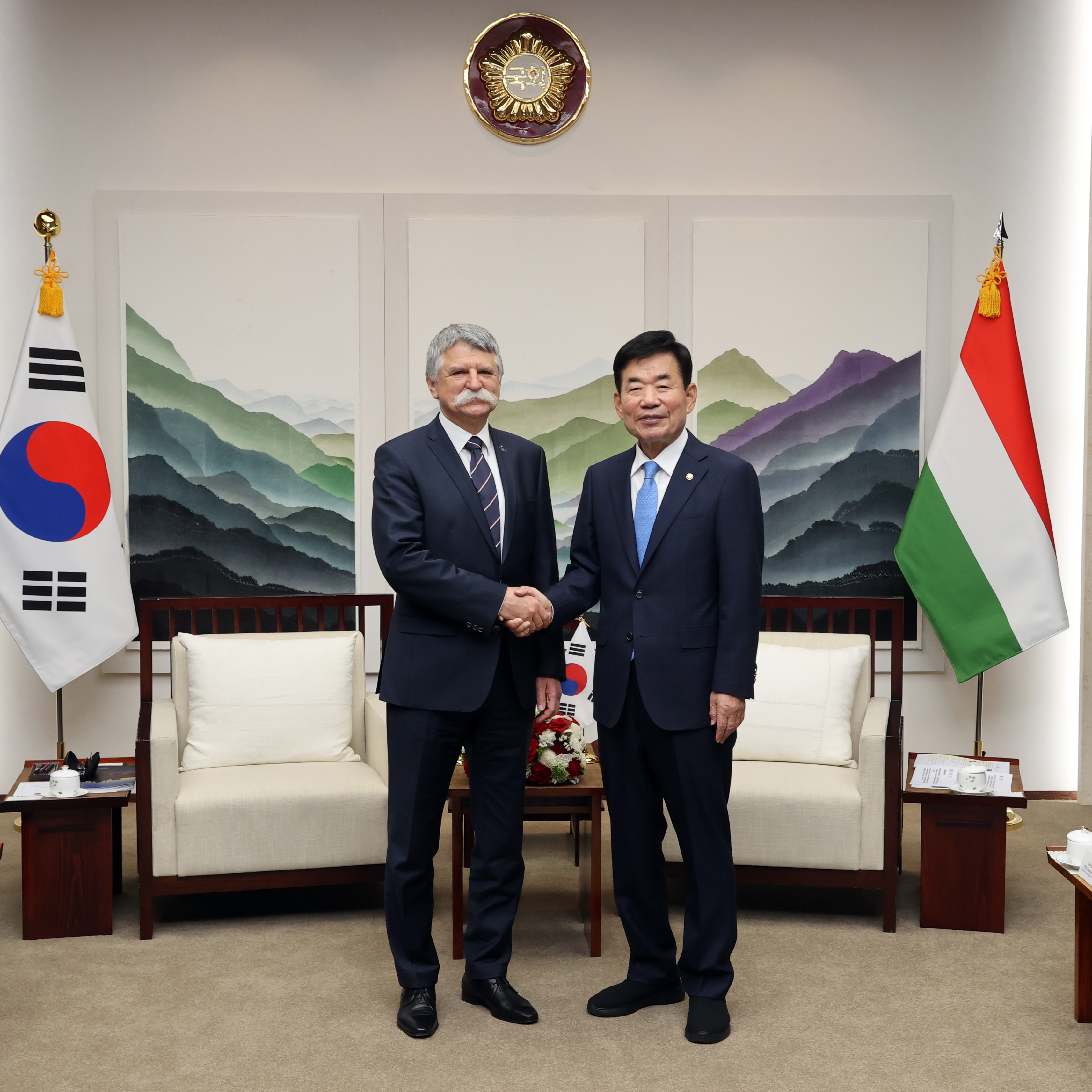 Speaker Kim meets with Hungarian counterpart K&ouml;v&eacute;r 관련사진 2 보기