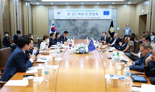 Korea-EU Parliamentary Diplomacy Forum organizes the &#39;Korea-EU Inter-Parliamentary Conference&#39; 관련사진 1 보기