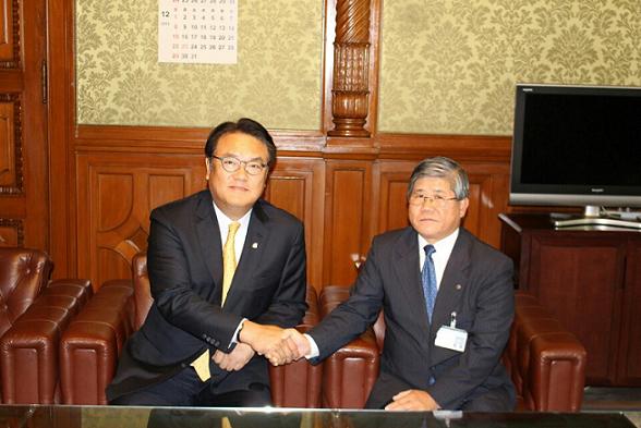 SG Chung visits Japanese House of Representatives